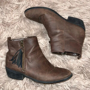 Madden Girl Tan Brown Booties with Tassle Size 7